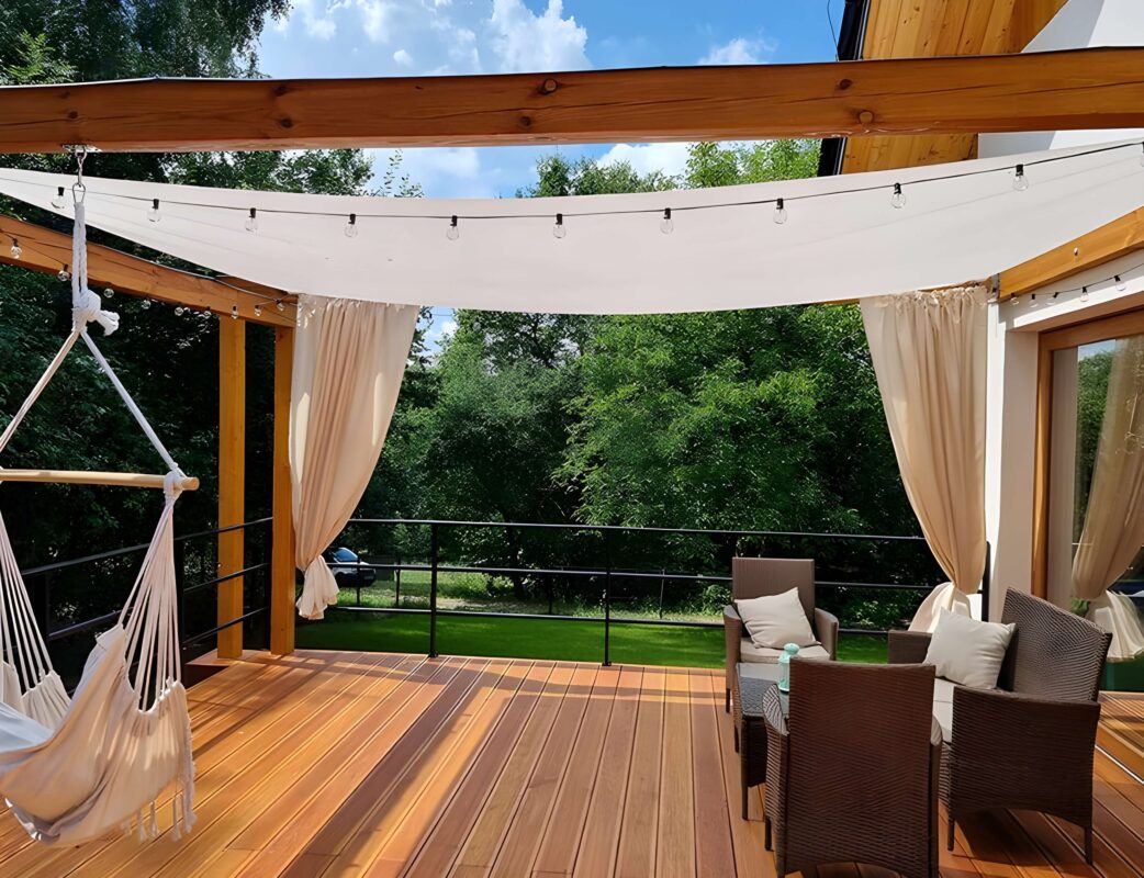 štvoruholníková tieniaca plachta polyestrová